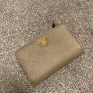 Prada Medium Logo Wallet Saffiano Metal